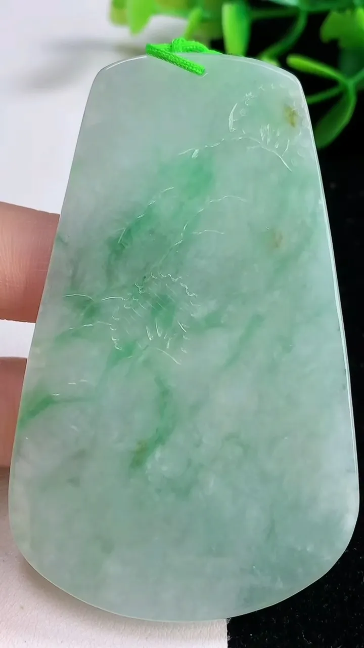 天然A货翡翠山水牌吊坠，尺寸76.5-46.8-5.2，重量:43.87g
12月27日