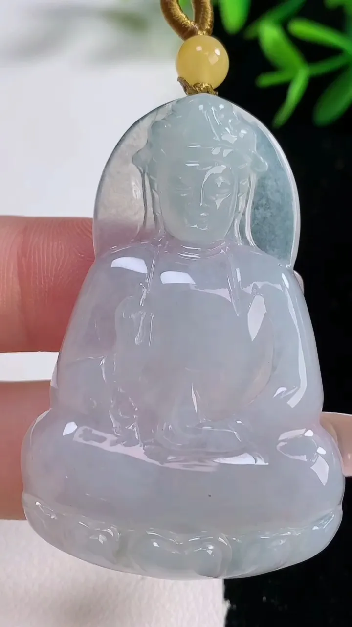 天然A货翡翠观音菩萨吊坠，尺寸51.2-34.6-5.2，重量:16.04g
12月27日