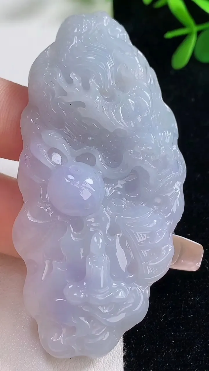 天然A货翡翠紫罗兰龙牌吊坠，尺寸72.3-35.7-10.6，重量:37.93g
12月27日