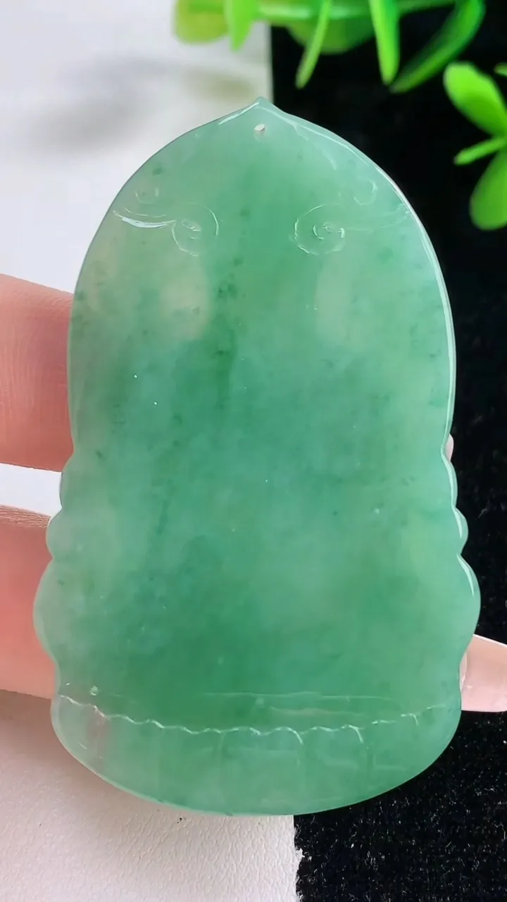 天然A货翡翠阿弥陀佛吊坠，尺寸60.2-37.8-5.4，重量:26.26g
12月27日