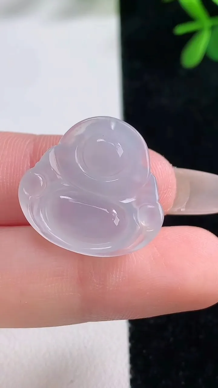 天然A货翡翠佛公吊坠，尺寸20.5-21.7-5.2，重量:3.35g
12月27日