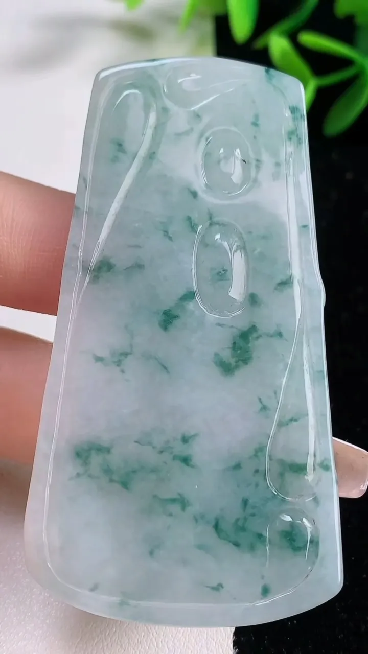 天然A货翡翠飘花文殊菩萨吊坠，尺寸67.7-37-5.9，重量:29.24g
12月27日