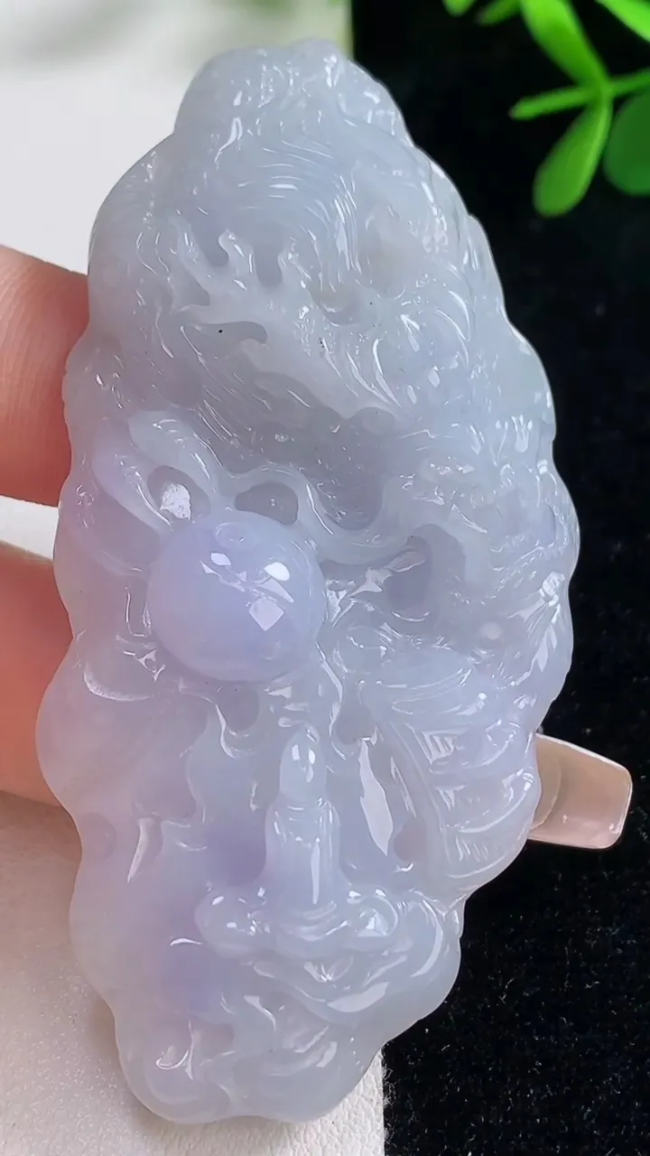 天然A货翡翠紫罗兰龙牌吊坠，尺寸72.3-35.7-10.6，重量:37.93g
12月27日