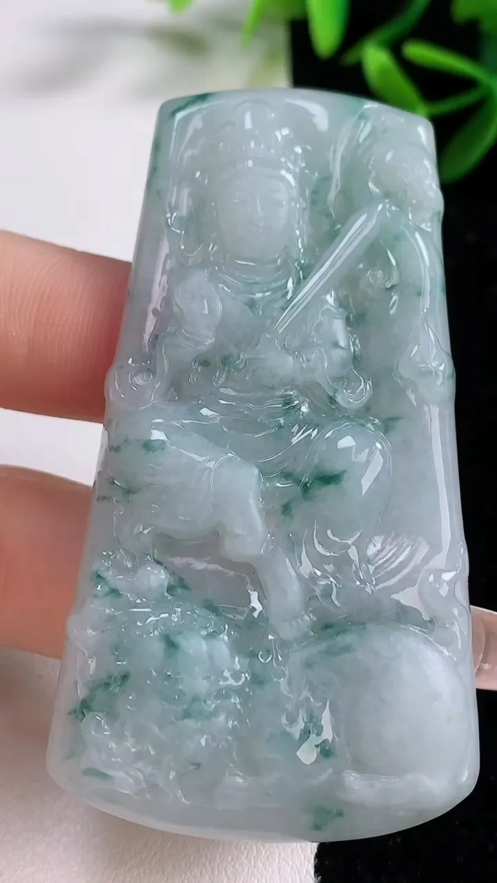 天然A货翡翠飘花文殊菩萨吊坠，尺寸67.7-37-5.9，重量:29.24g
12月27日