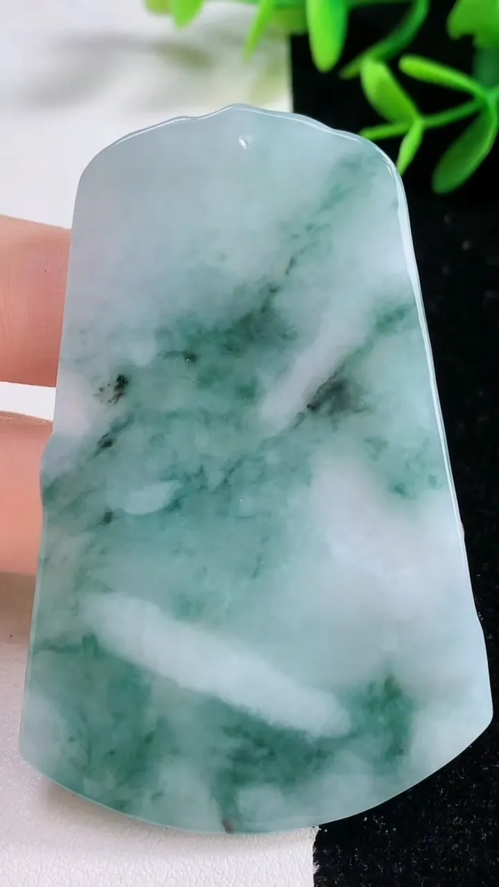 天然A货翡翠飘花文殊菩萨吊坠，尺寸68.3-45.7-5.4，重量:33.61g
12月27日