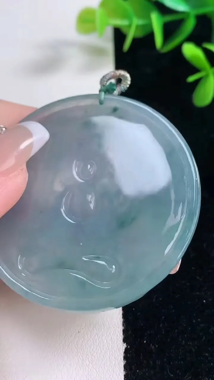 天然A货翡翠紫罗兰千手观音吊坠，尺寸53-5，重量:31.87g
12月27日