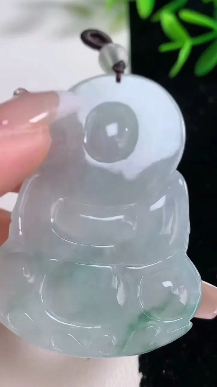 天然A货翡翠飘花观音菩萨吊坠，尺寸55.6-39.5-5.5，重量:20.92g
12月27日