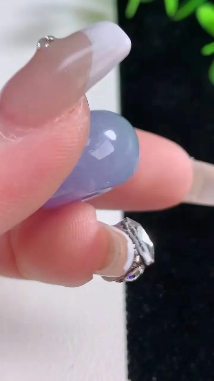 天然A货翡翠紫罗兰路路通吊坠，尺寸20.5-12，重量:11.78g
12月27日