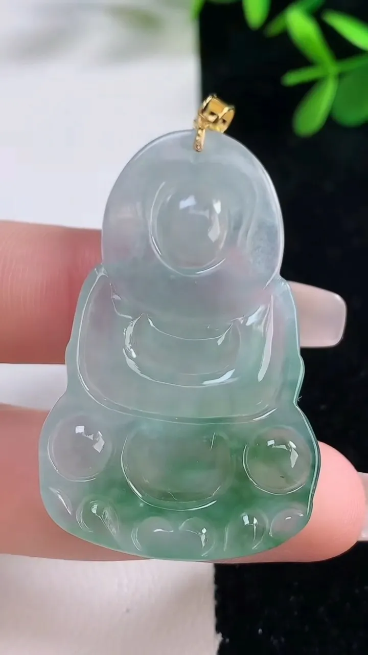 天然A货翡翠观音菩萨吊坠，尺寸45.2-28.8-4，重量:10.00g
12月27日