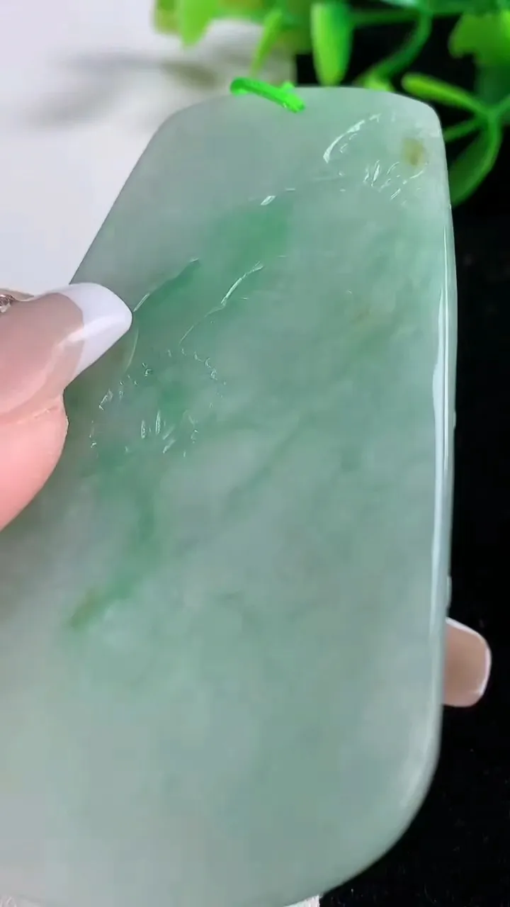 天然A货翡翠山水牌吊坠，尺寸76.5-46.8-5.2，重量:43.87g
12月27日