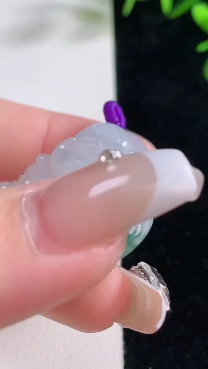 天然A货翡翠飘花佛公吊坠，尺寸30.6-34.5-6，重量:9.66g
12月27日