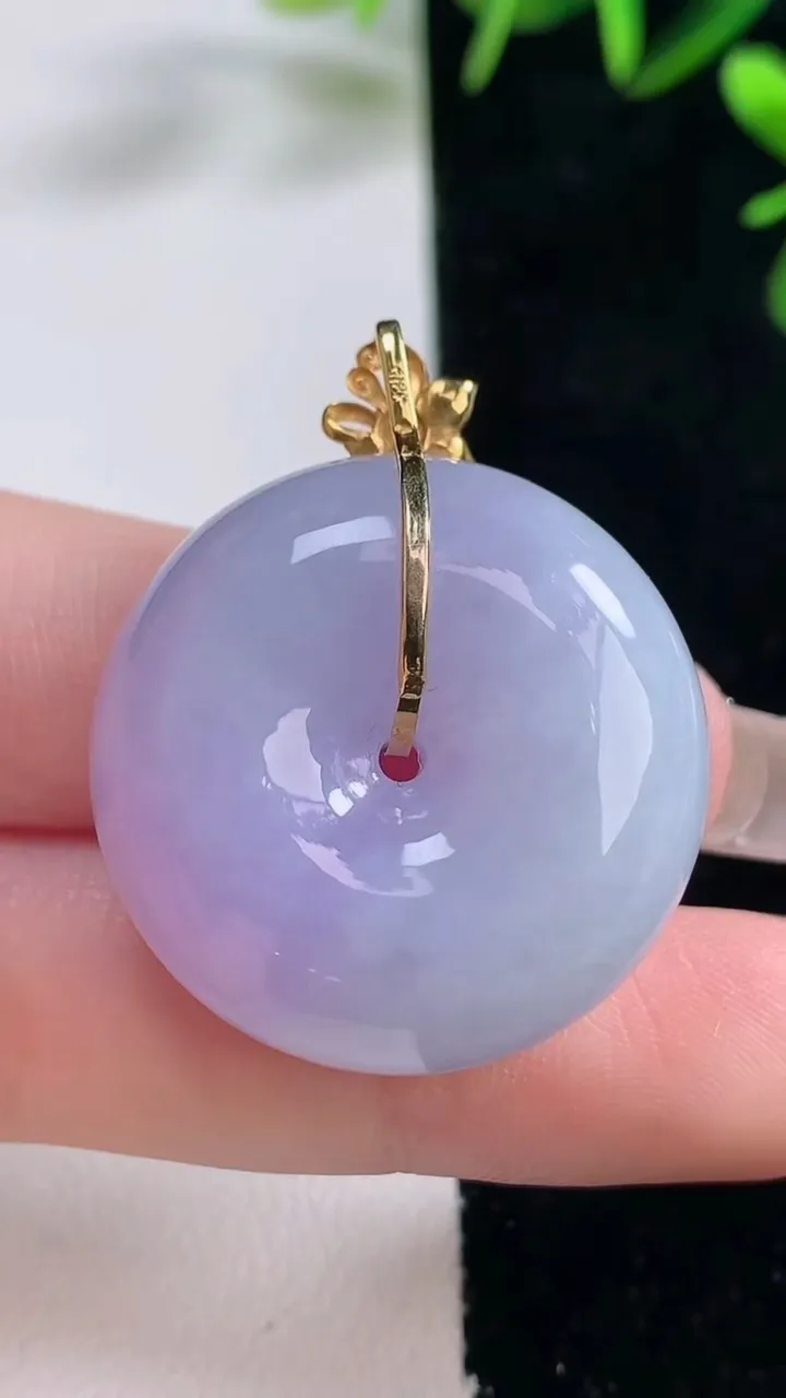 天然A货翡翠18K金紫罗兰平安扣吊坠，尺寸28-12.5，重量:21.04g
12月27日