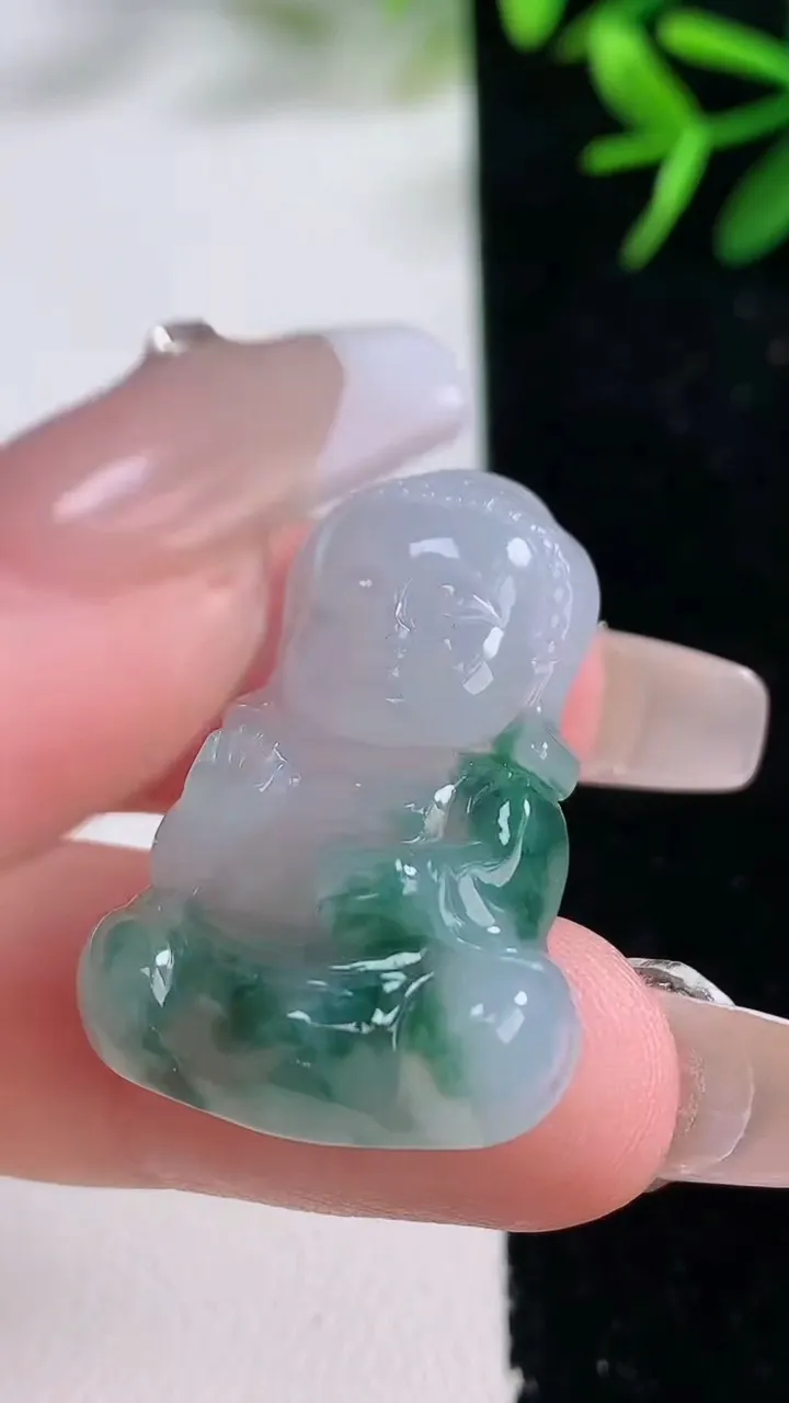 天然A货翡翠飘花宝宝佛吊坠，尺寸32-21.8-6，重量:6.58g
12月27日