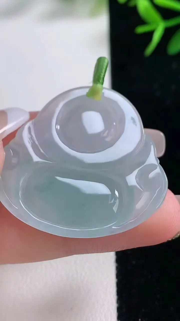 天然A货翡翠飘花佛公吊坠，尺寸32.5-35.8-5.6，重量:9.73g
12月27日