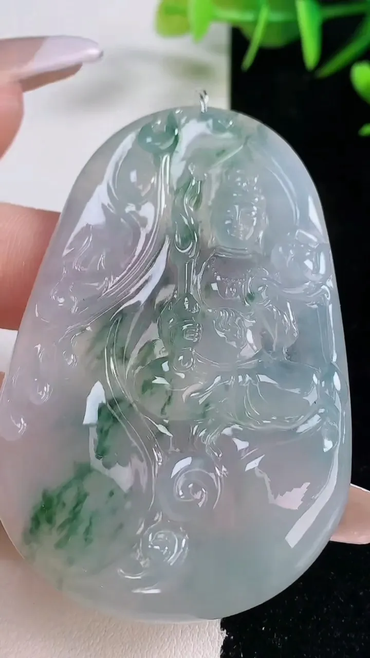 天然A货翡翠种飘花虚空藏菩萨吊坠，尺寸64.5-41.7-4.8，重量:31.69g
12月28日