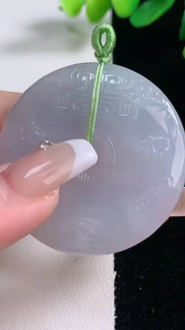 天然A货翡翠紫罗兰复古平安扣吊坠，尺寸43.6-6.6，重量:26.78g
12月28日