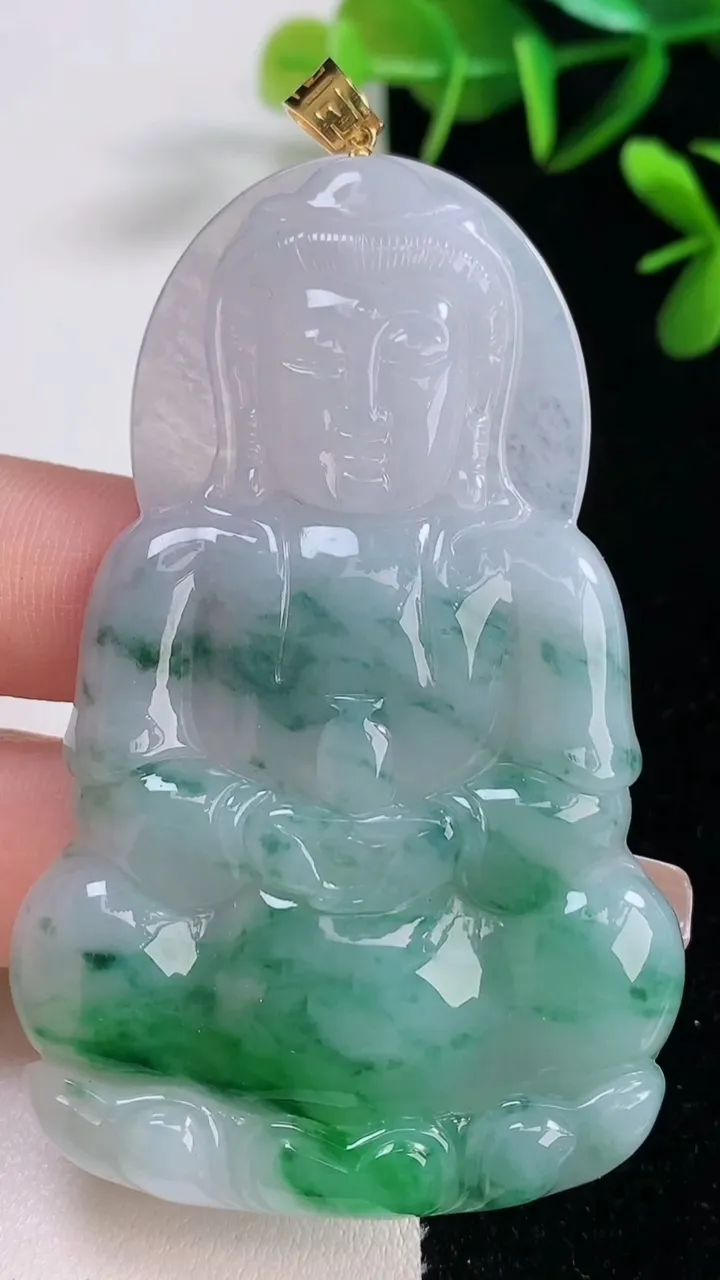天然A货翡翠18K金飘花观音菩萨吊坠，尺寸69.2-43.6-5.5，重量:29.13g
12月28