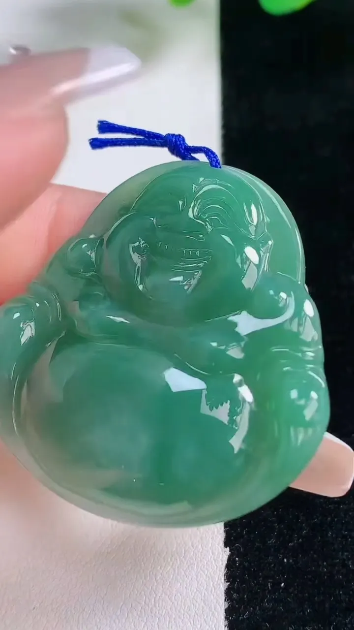 天然A货翡翠佛公吊坠，尺寸41-40.1-5.5，重量:15.65g
12月28日
