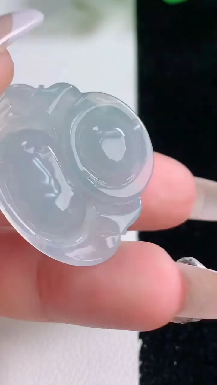 天然A货翡翠佛公吊坠，尺寸25-29.5-7.6，重量:8.21g
12月28日