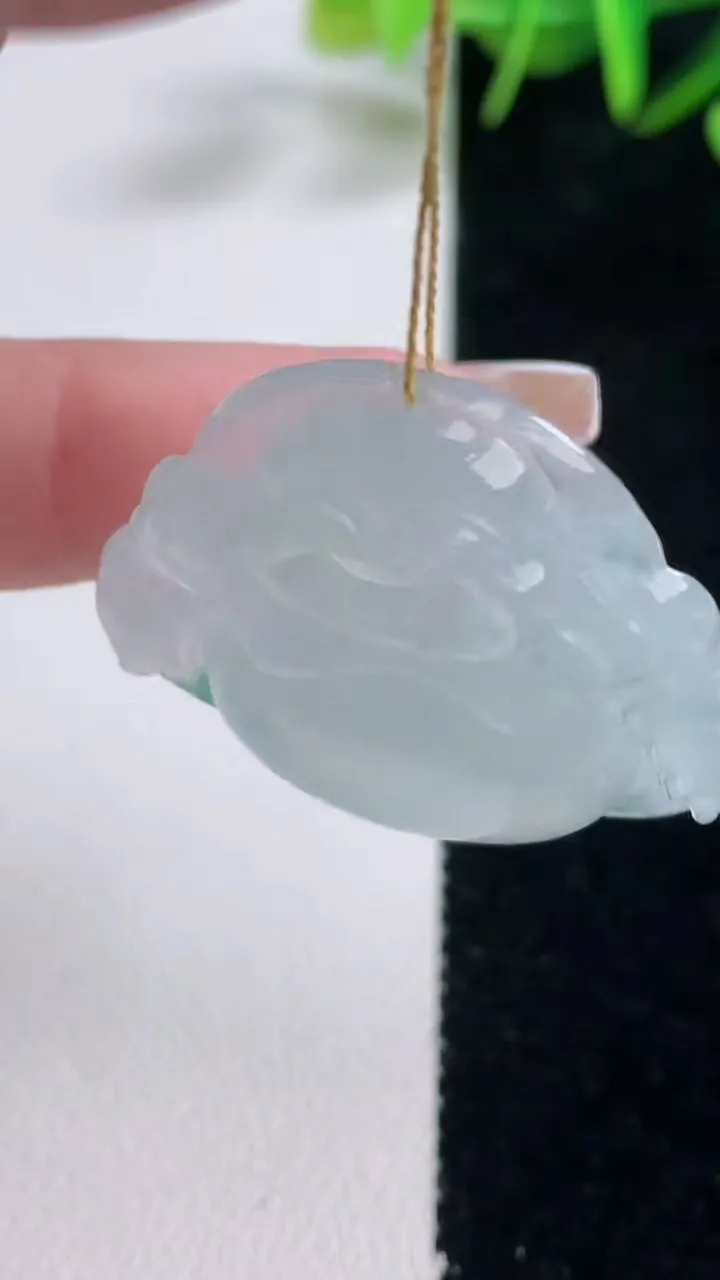 天然A货翡翠种飘花佛公吊坠，尺寸30.4-34.6-6.2，重量:9.73g
12月28日