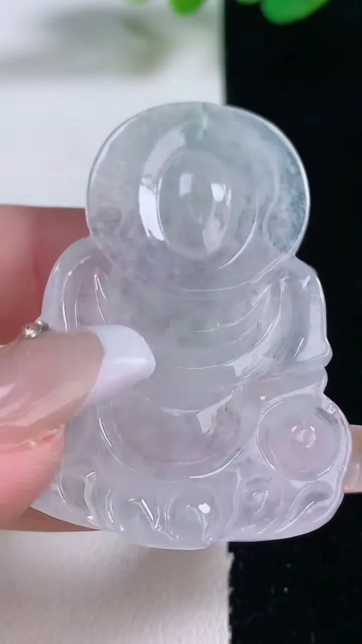 天然A货翡翠观音菩萨吊坠，尺寸47.4-34.7-5.6，重量:14.62g
12月28日