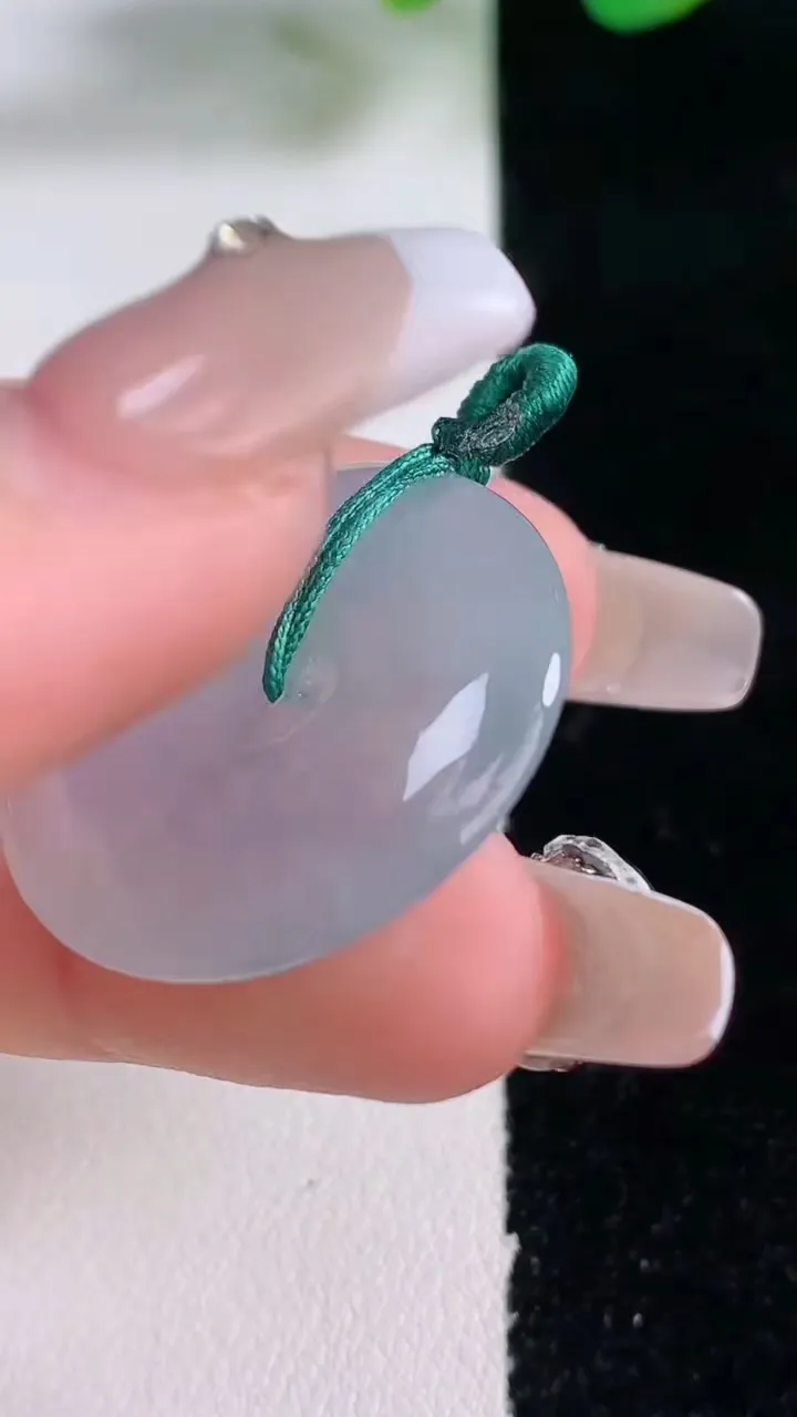 天然A货翡翠紫罗兰平安扣吊坠，尺寸26.4-5.5，重量:8.19g
12月28日