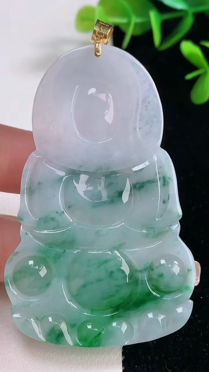 天然A货翡翠18K金飘花观音菩萨吊坠，尺寸69.2-43.6-5.5，重量:29.13g
12月28日