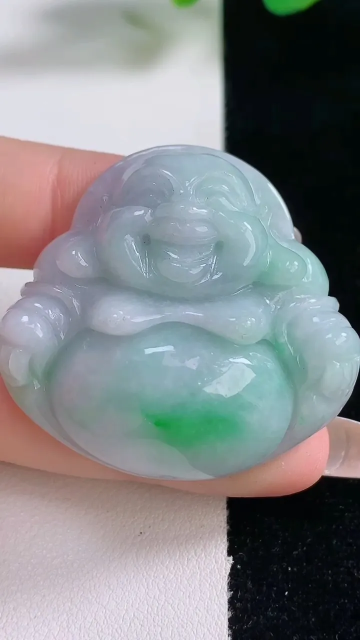 天然A货翡翠佛公吊坠，尺寸39.5-42-12，重量:31.69g
12月28日