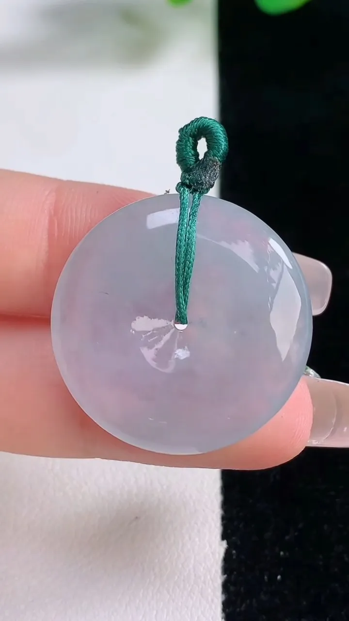 天然A货翡翠紫罗兰平安扣吊坠，尺寸26.4-5.5，重量:8.19g
12月28日