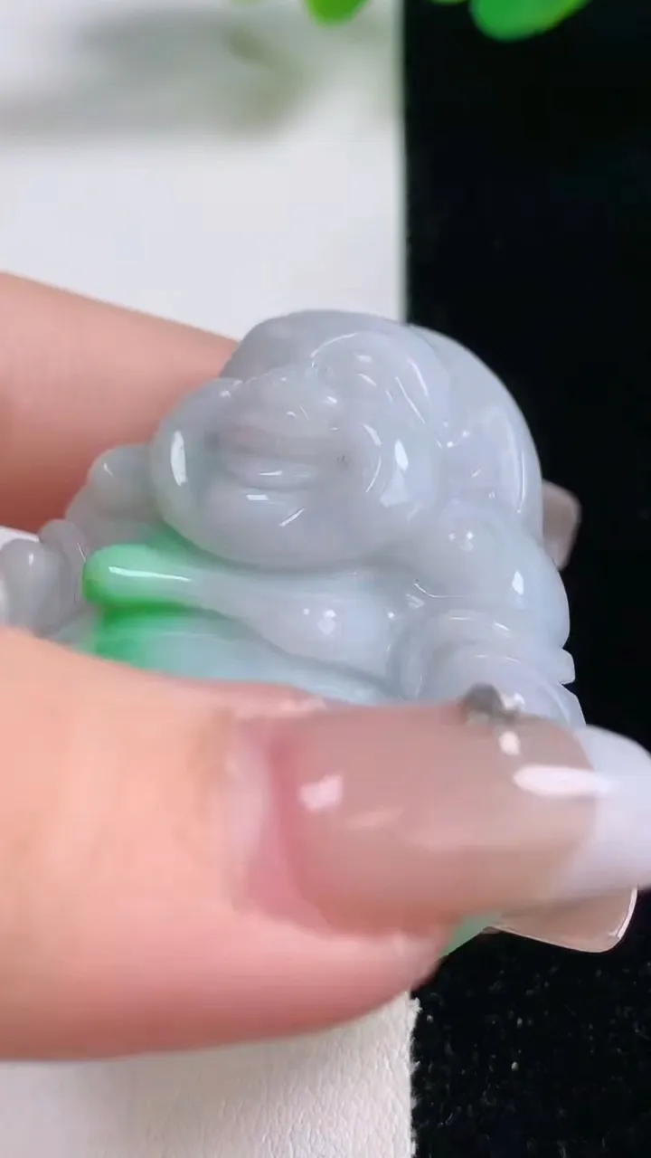 天然A货翡翠佛公吊坠，尺寸49.8-41.4-14.6，重量:41.33g
12月28日