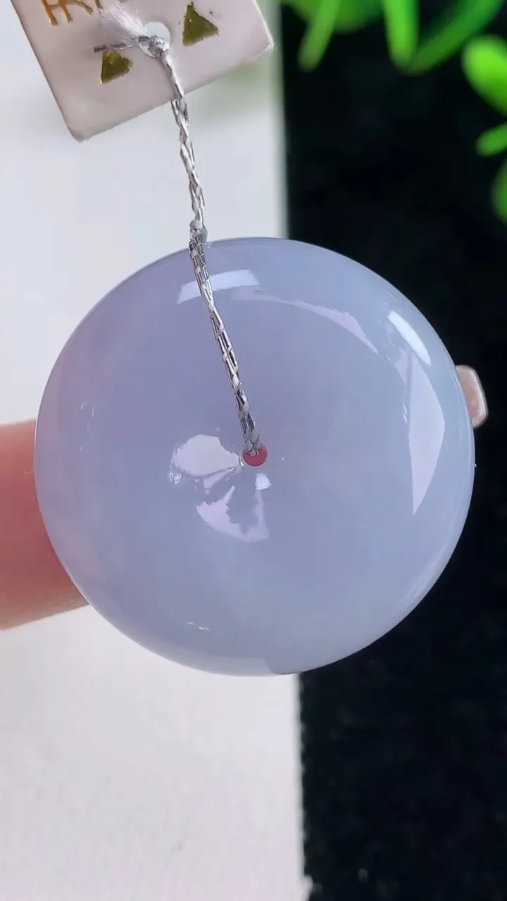 天然A货翡翠紫罗兰平安扣吊坠，尺寸27.4-9.8，重量:20.02g
12月28日