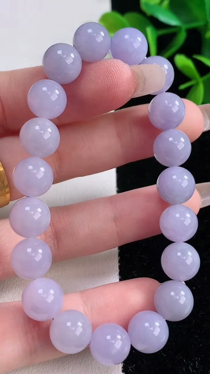 天然A货翡翠紫罗兰圆珠手串，尺寸9.3-19颗，重量:29.38g12月28日
工厂直销收藏佳品,种好水足，色泽均匀，有种有色，上手高大气！