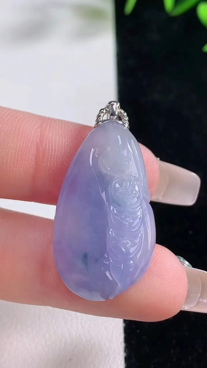 天然A货翡翠18K金紫罗兰福袋吊坠，尺寸29.2-17-7.9，重量:7.51g
12月28日