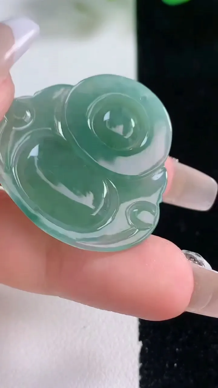 天然A货翡翠佛公吊坠，尺寸30-31.8-4.6，重量:7.67g
12月28日