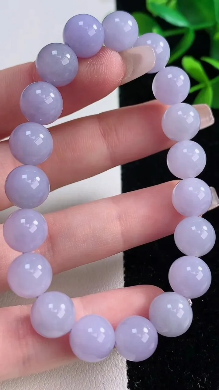天然A货翡翠紫罗兰圆珠手串，尺寸9.3-19颗，重量:29.38g12月28日
工厂直销收藏佳品,种好水足，色泽均匀，有种有色，上手高大气！