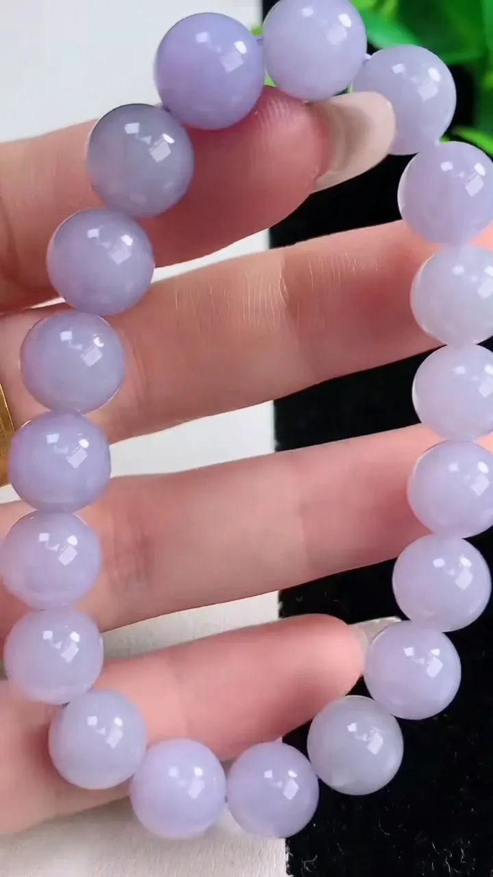 天然A货翡翠紫罗兰圆珠手串，尺寸9.3-19颗，重量:29.38g12月28日
工厂直销收藏佳品,种好水足，色泽均匀，有种有色，上手高大气！