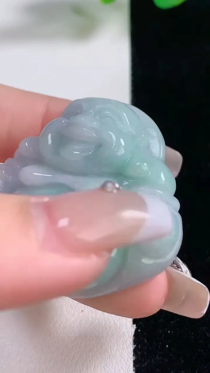 天然A货翡翠佛公吊坠，尺寸39.5-42-12，重量:31.69g
12月28日