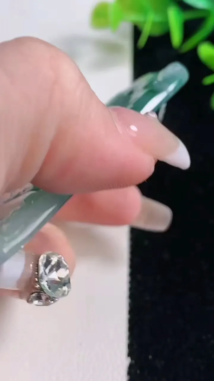 天然A货翡翠阿弥陀佛吊坠，尺寸72.4-44.4-6.2，重量:46.62g
12月28日