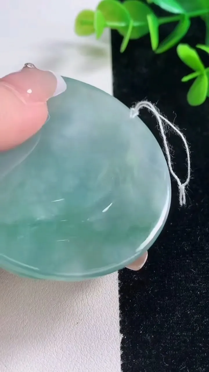 天然A货翡翠祥龙财神爷吊坠，尺寸57.4-7.3，重量:48.13g
12月28日