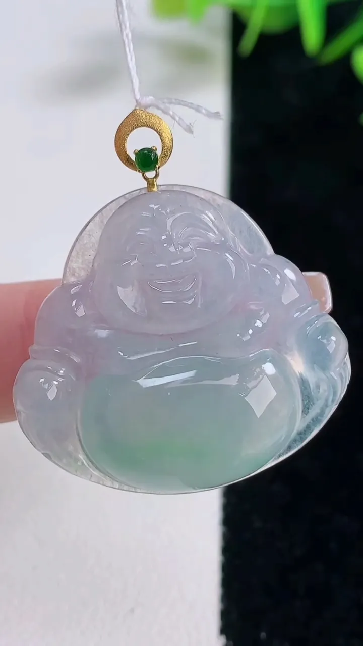 天然A货翡翠佛公吊坠，尺寸28.3-30.8-5.9，重量:8.44g
12月28日