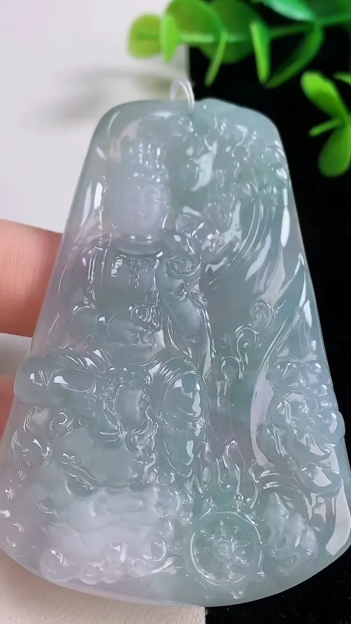 天然A货翡翠飘花文殊菩萨吊坠，尺寸74.8-48-5.8，重量:48.12g
12月28日