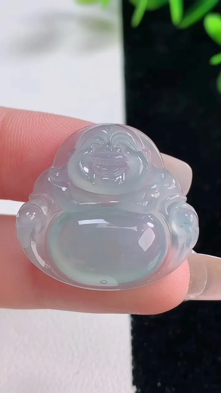 天然A货翡翠佛公吊坠，尺寸26-28-5.8，重量:6.17g
12月28日