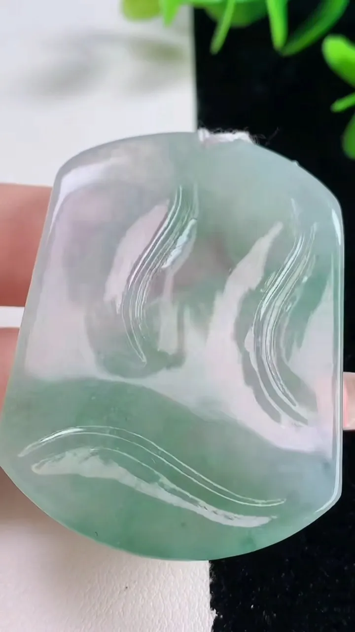 天然A货翡翠普贤菩萨吊坠，尺寸52.8-39.4-5.4，重量:24.74g
12月28日