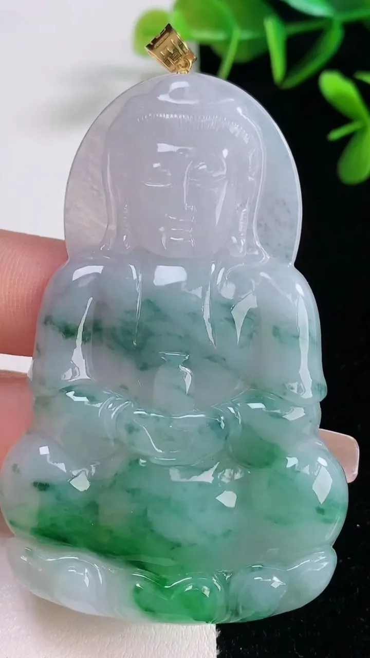 天然A货翡翠18K金飘花观音菩萨吊坠，尺寸69.2-43.6-5.5，重量:29.13g
12月28