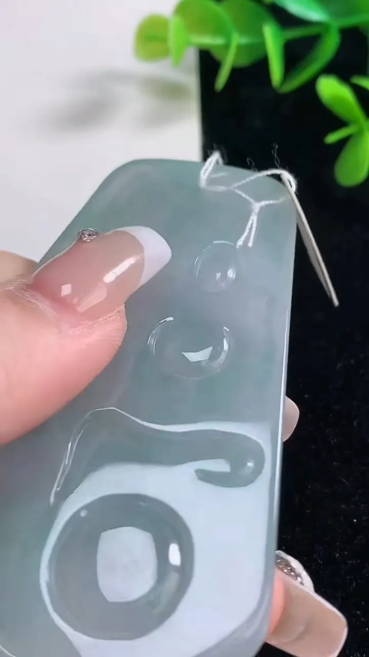 天然A货翡翠飘花文殊菩萨吊坠，尺寸74.8-48-5.8，重量:48.12g
12月28日