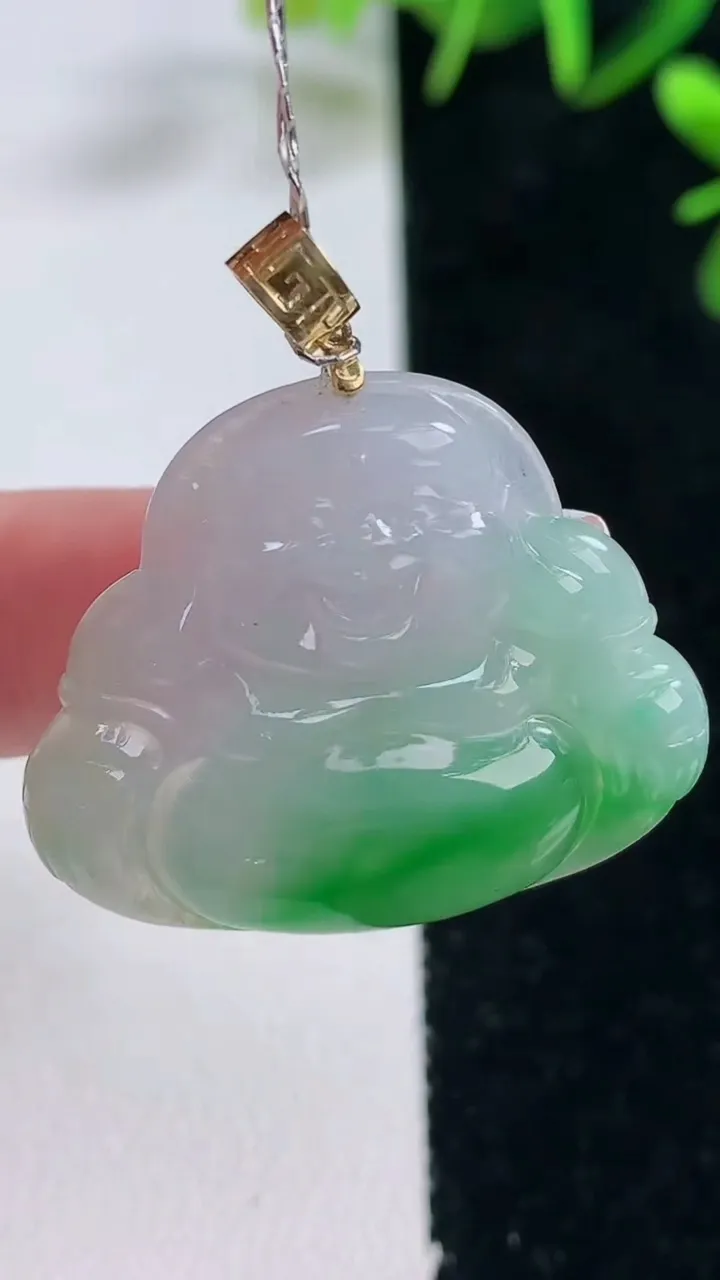 天然A货翡翠佛公吊坠，尺寸27-31.4-5.2，重量:6.87g
12月28日