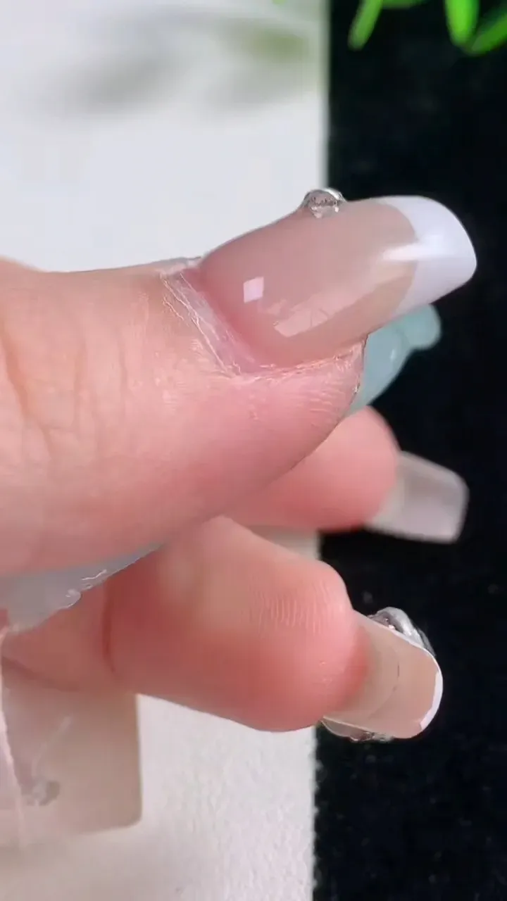 天然A货翡翠貔貅吊坠，尺寸46.4-25-12，重量:28.63g
12月28日