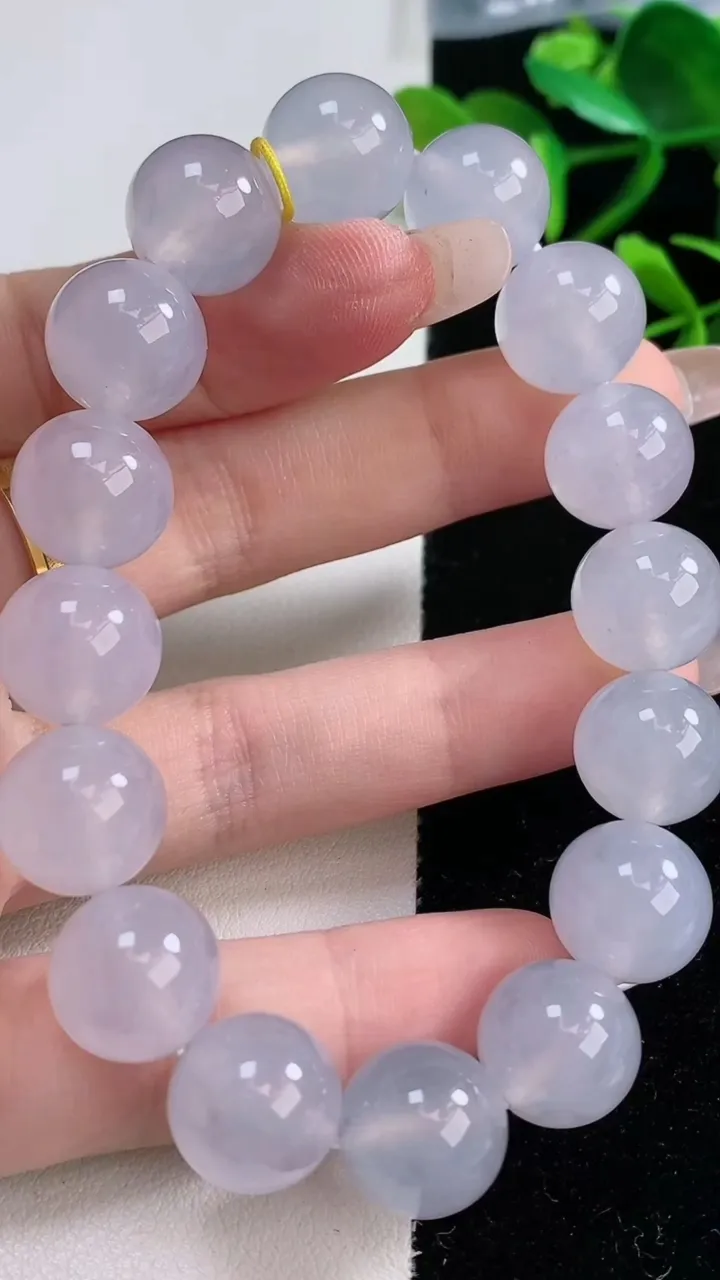 天然A货翡翠种紫罗兰圆珠手串，尺寸12.4-16颗，重量:56.02g12月28日
工厂直销收藏佳品