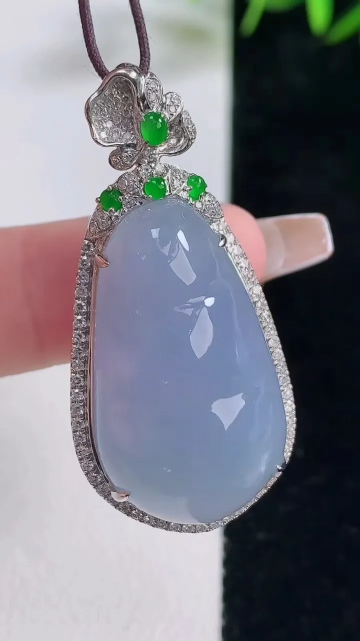 天然A货翡翠18K金紫罗兰福豆吊坠，尺寸41.3-19.8-11.6，裸石27.8-16.2重量:1