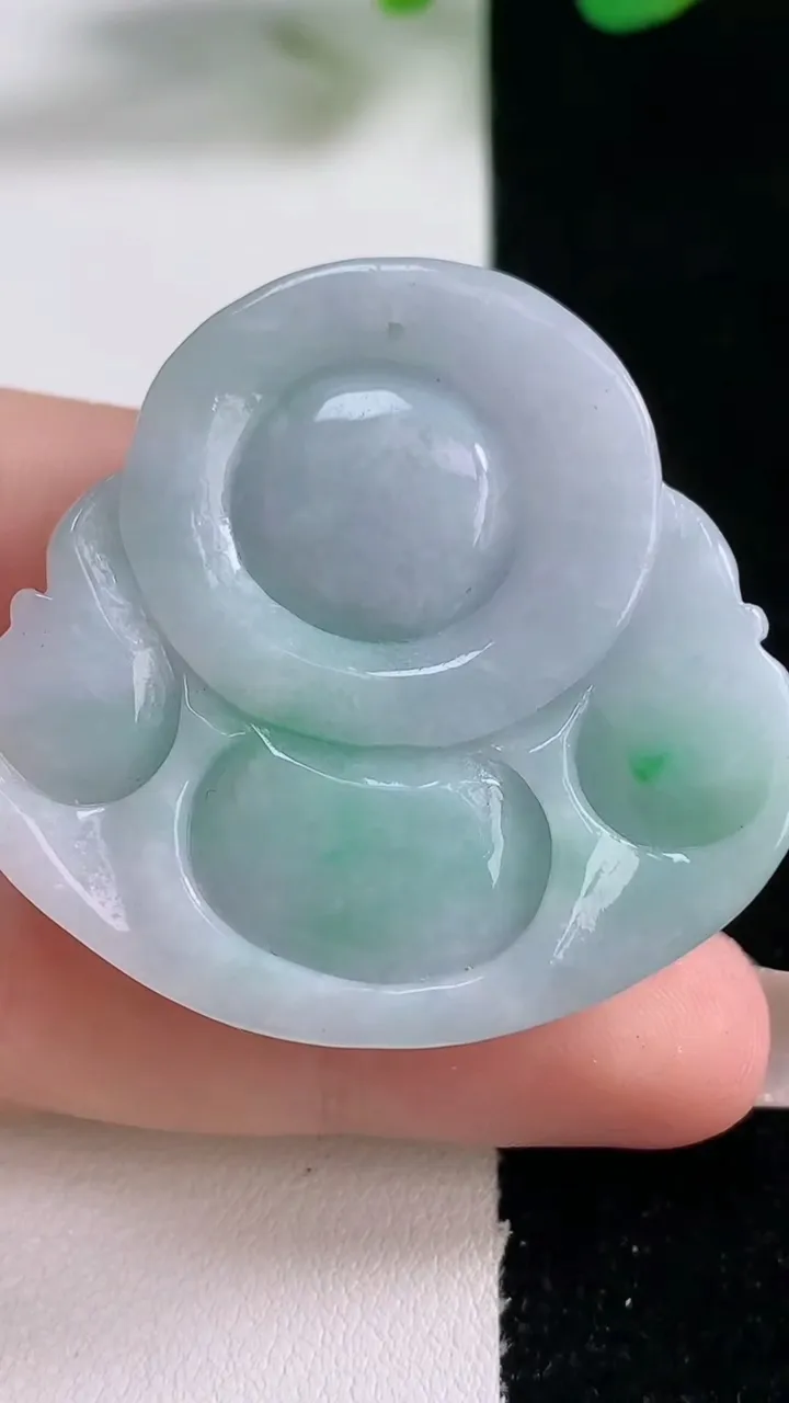 天然A货翡翠佛公吊坠，尺寸39.5-42-12，重量:31.69g
12月28日